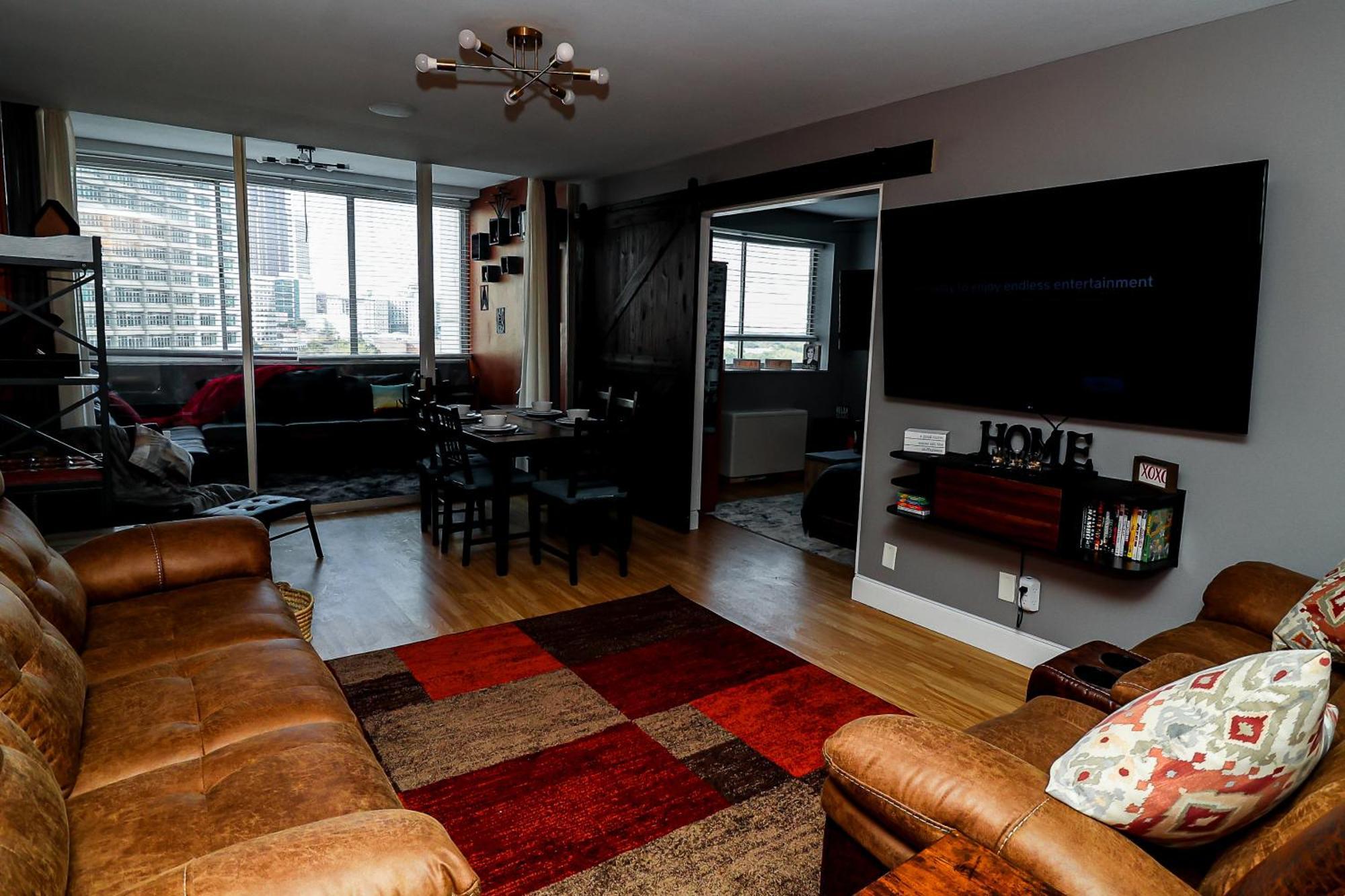 Highrise Dtwn 3 Bed W King Bed Apartment *
