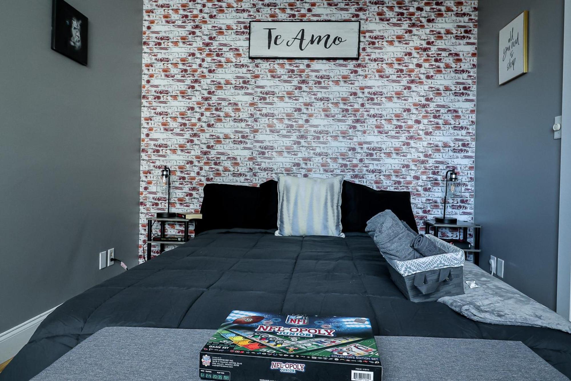 Highrise Dtwn 3 Bed W King Bed