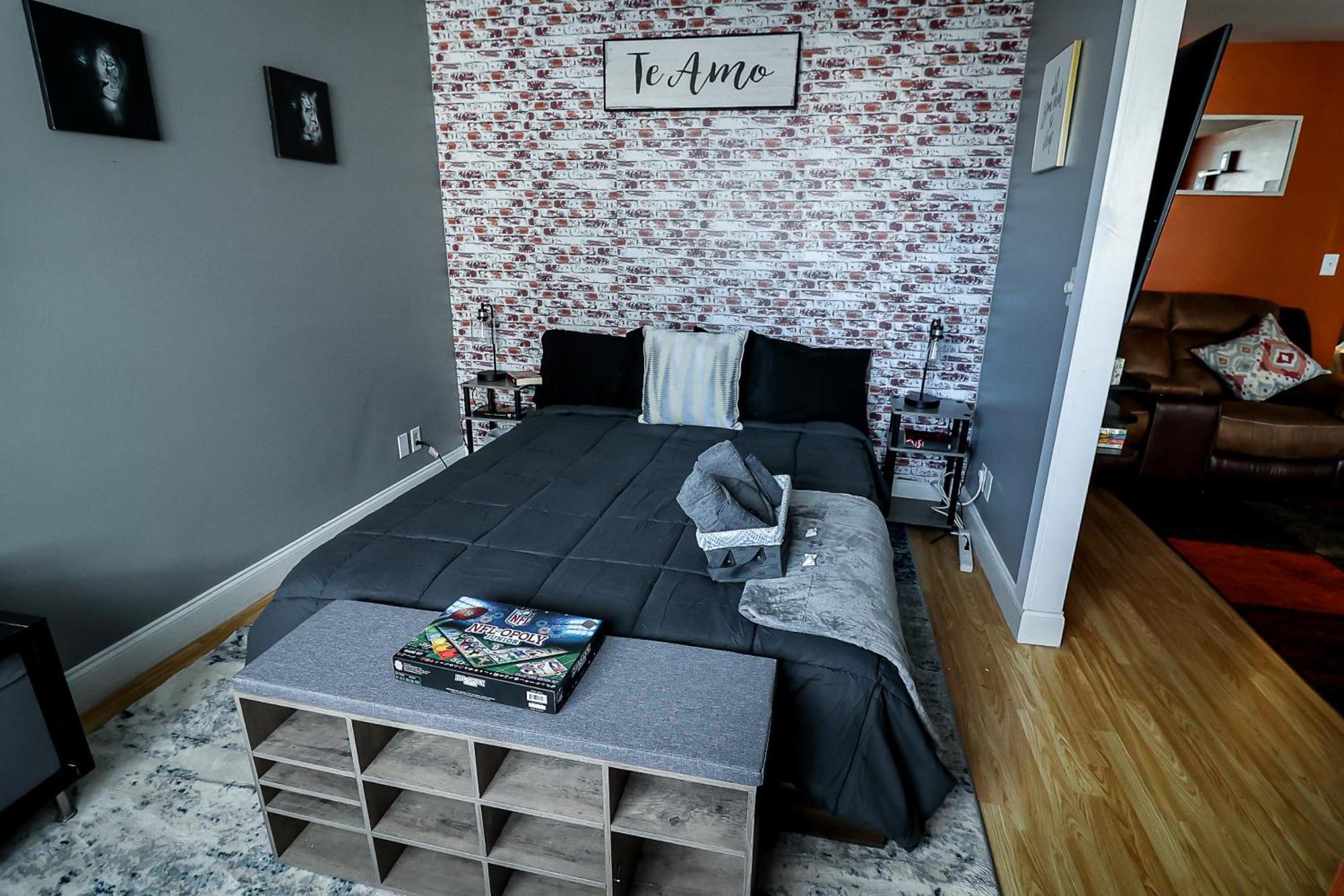 Highrise Dtwn 3 Bed W King Bed