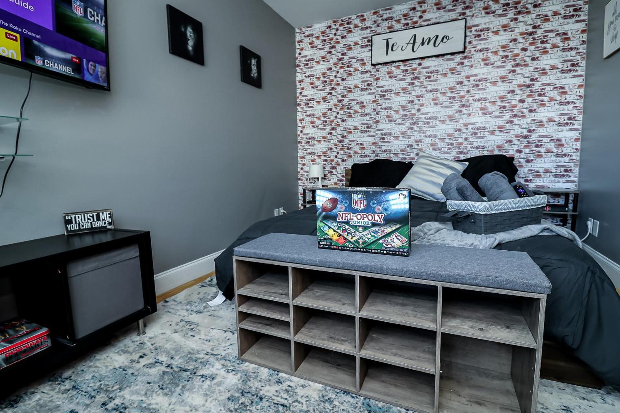 Apartment Highrise Dtwn 3 Bed W King Bed *