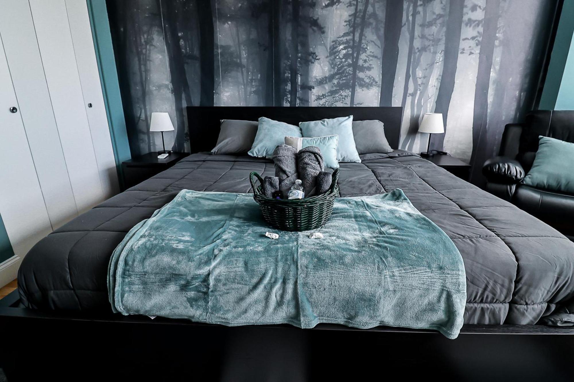 Highrise Dtwn 3 Bed W King Bed *