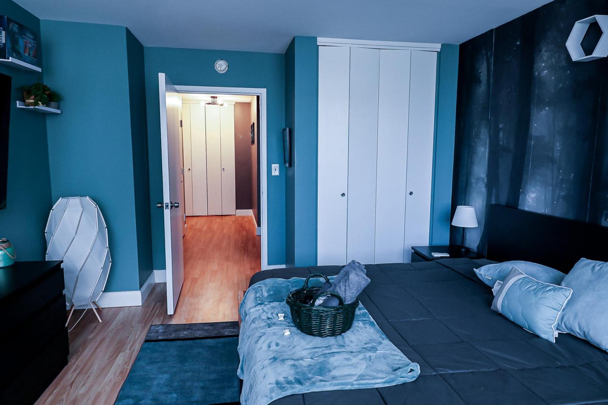 Apartment Highrise Dtwn 3 Bed W King Bed