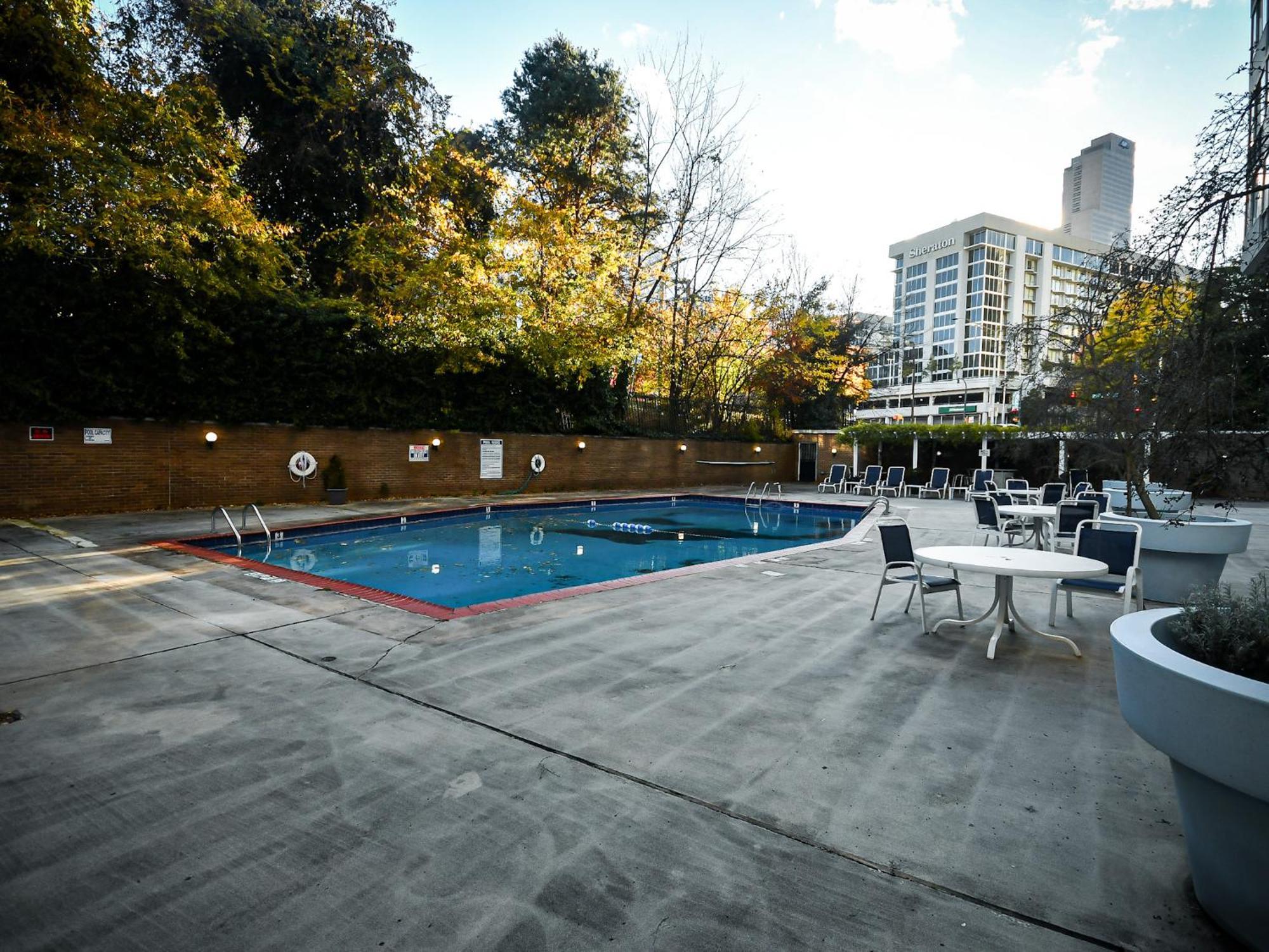 Highrise Dtwn 3 Bed W King Bed Apartment